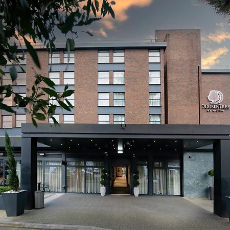 Hotel Doubletree By Hilton London Ealing Exterior foto